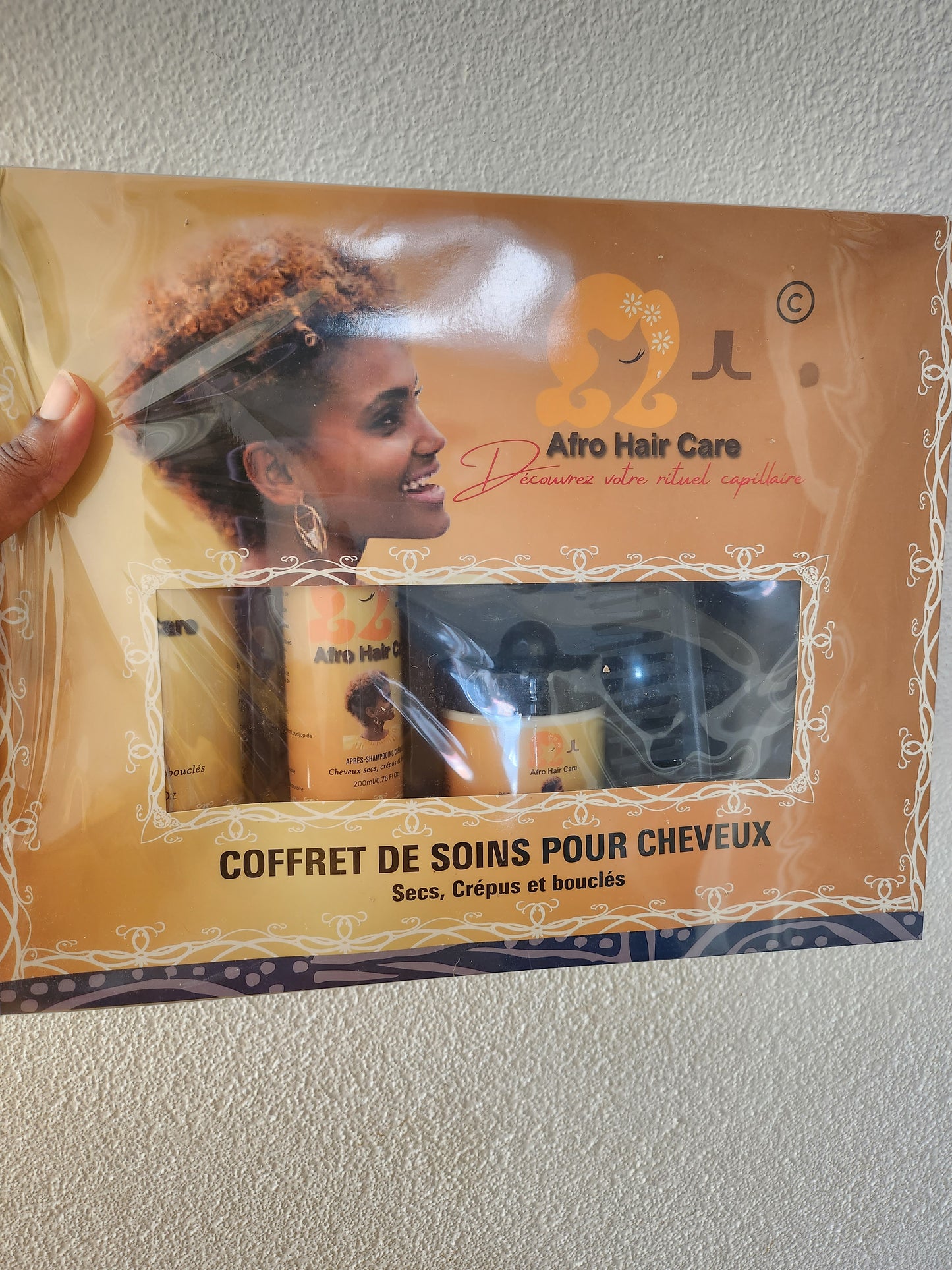 a Coffret LTL-AFROHAIRCARE pour soins de cheveux secs, crépus, boucles et cassants