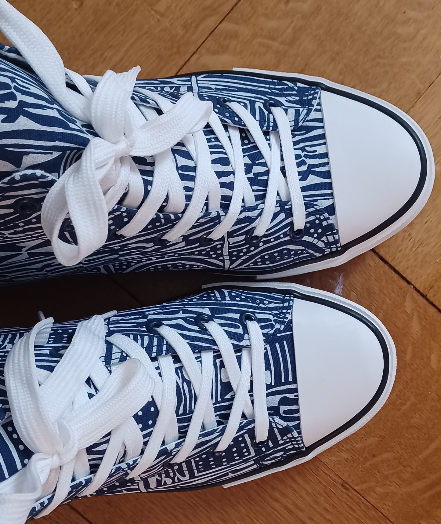 a/                  NDOPI SNEAKERS by Laura Loudjop inspired by Shama B.