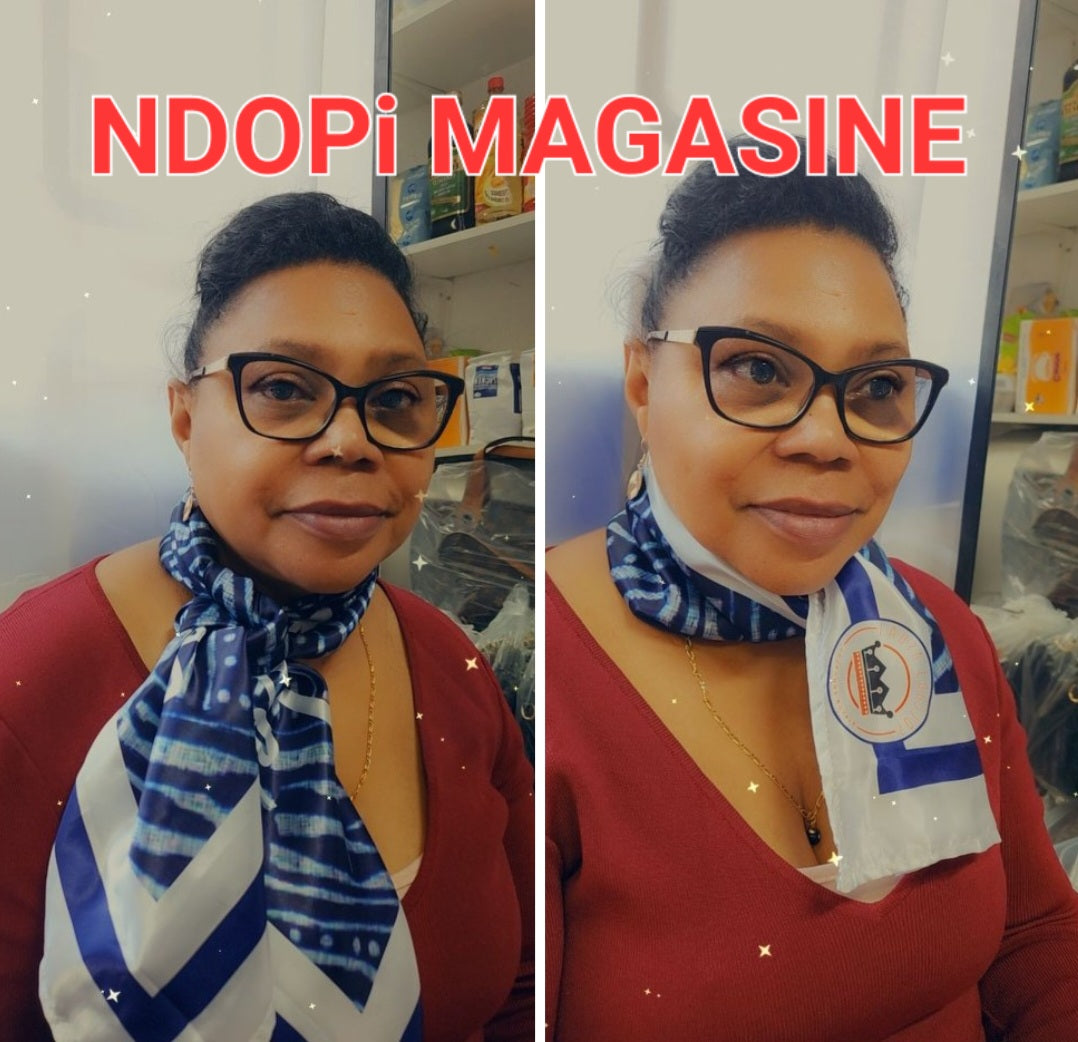 a        Foulard/Echarpe NDOPi couronne royale Laura Loudjop