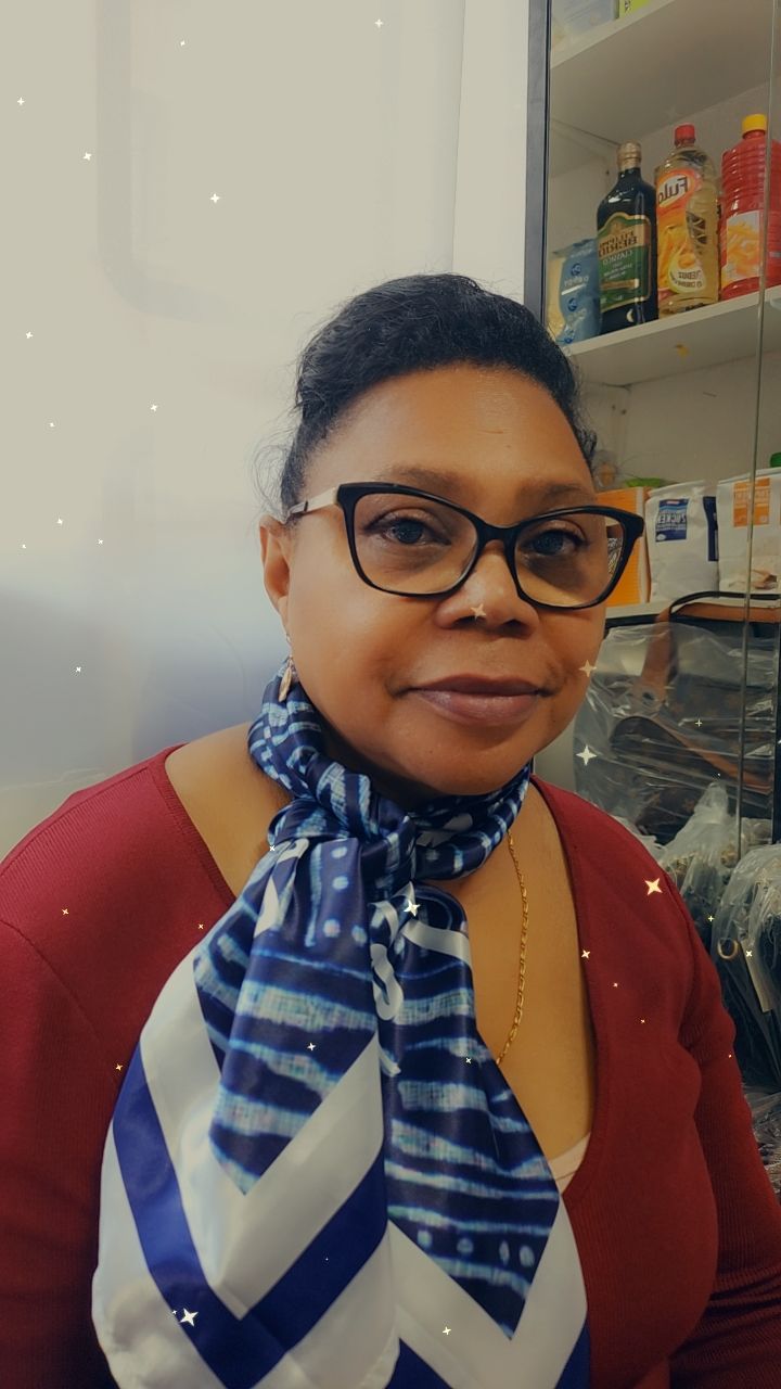 a        Foulard/Echarpe NDOPi couronne royale Laura Loudjop